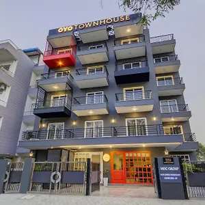 4* Hotel Townhouse Golf Course Road